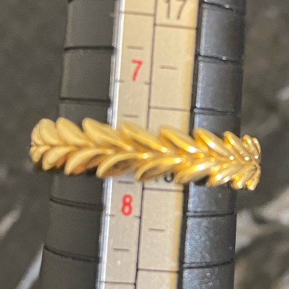 Future Ethereal Ring - Picture 6 of 16